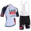 Completo Maglia + Pantaloncino con bretelle 2026 UAE TEAM EMIRATES XRG Manica Corta Bianco Completo Maglia + Pantaloncino con bretelle 2026 UAE TEAM EMIRATES XRG Manica Corta Bianco