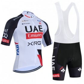 Completo Maglia + Pantaloncino con bretelle 2026 UAE TEAM EMIRATES XRG Manica Corta Bianco