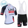 Completo Maglia + Pantaloncino con bretelle 2026 UAE TEAM EMIRATES XRG Manica Corta Bianco Bambini Completo Maglia + Pantaloncino con bretelle 2026 UAE TEAM EMIRATES XRG Manica Corta Bianco Bambini
