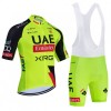 Completo Maglia + Pantaloncino con bretelle 2026 UAE TEAM EMIRATES XRG Manica Corta Giallo Completo Maglia + Pantaloncino con bretelle 2026 UAE TEAM EMIRATES XRG Manica Corta Giallo