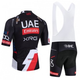 Completo Maglia + Pantaloncino con bretelle 2026 UAE TEAM EMIRATES XRG Manica Corta Nero