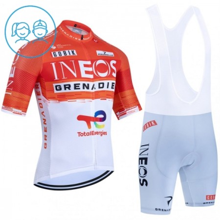 Completo Maglia + Pantaloncino con bretelle 2026 INEOS Grenadiers Manica Corta Rosso Bambini Completo Maglia + Pantaloncino con bretelle 2026 INEOS Grenadiers Manica Corta Rosso Bambini
