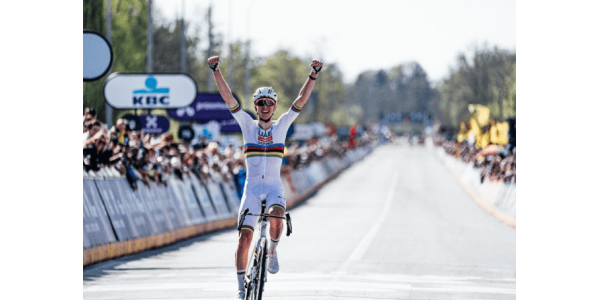 Tadej Pogačar vince il secondo Giro delle Fiandre Tadej Pogačar vince il secondo Giro delle Fiandre