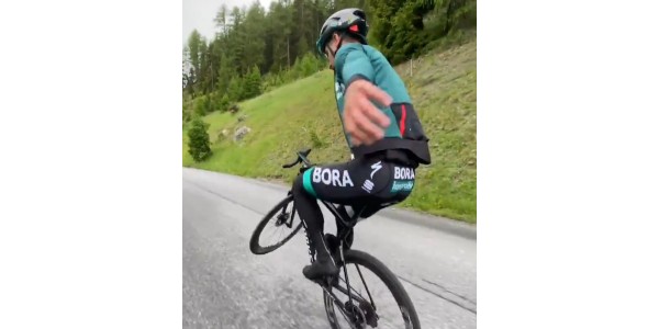 Essere felici è la cosa più importante!Le cose che Sagan ci ha insegnato Essere felici è la cosa più importante!Le cose che Sagan ci ha insegnato