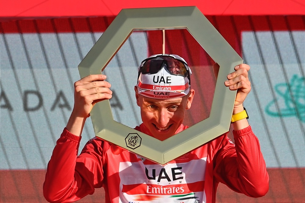 Il tour degli Emirati Arabi Uniti si conclude quando Tadej Pogača difende con successo il titolo